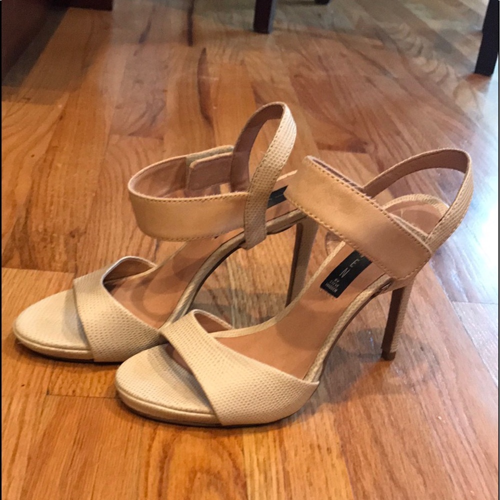 Steve Madden ankle strap sandals: size